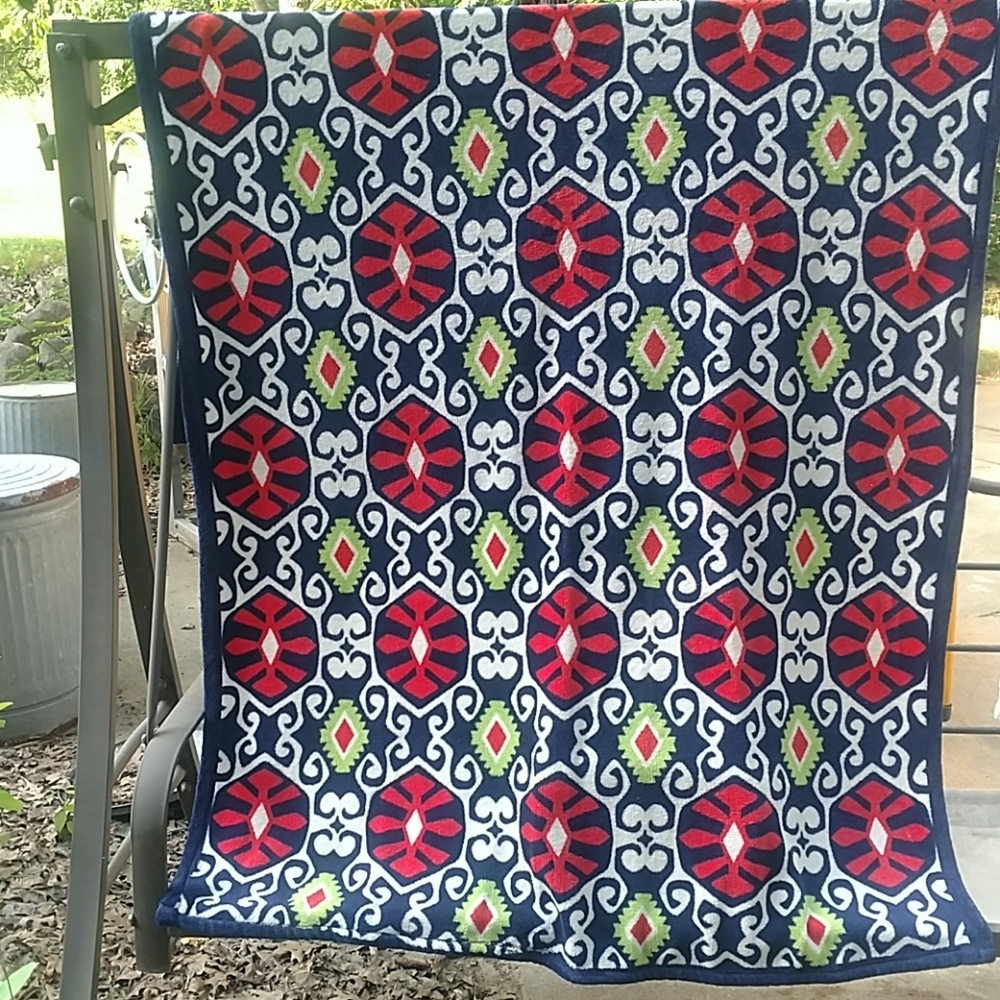 Vera Bradley Throw Blanket in retired Sun Valley